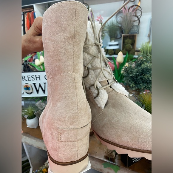 Mis-jes Winter Boot - Picture 5 of 7